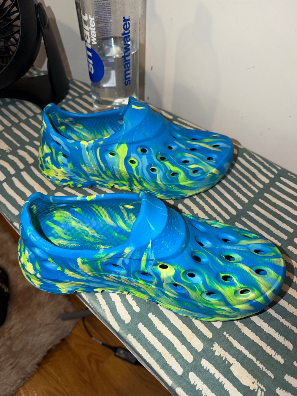 Skechers Kids Blue and Green Marbled Slip-On Clogs - Picture 3 of 4